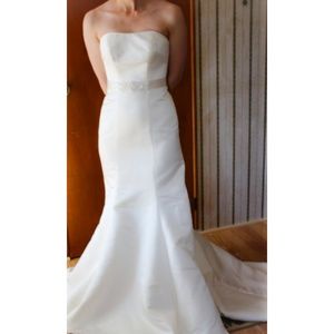 STUNNING Ivory Fit and Flare Wedding Dress